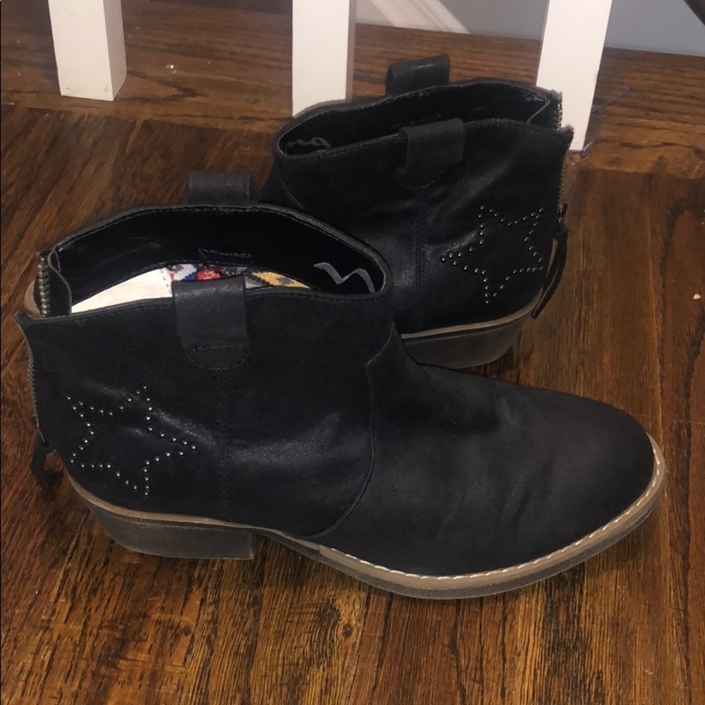 Nina size 2 ankle western star booties zipper closure